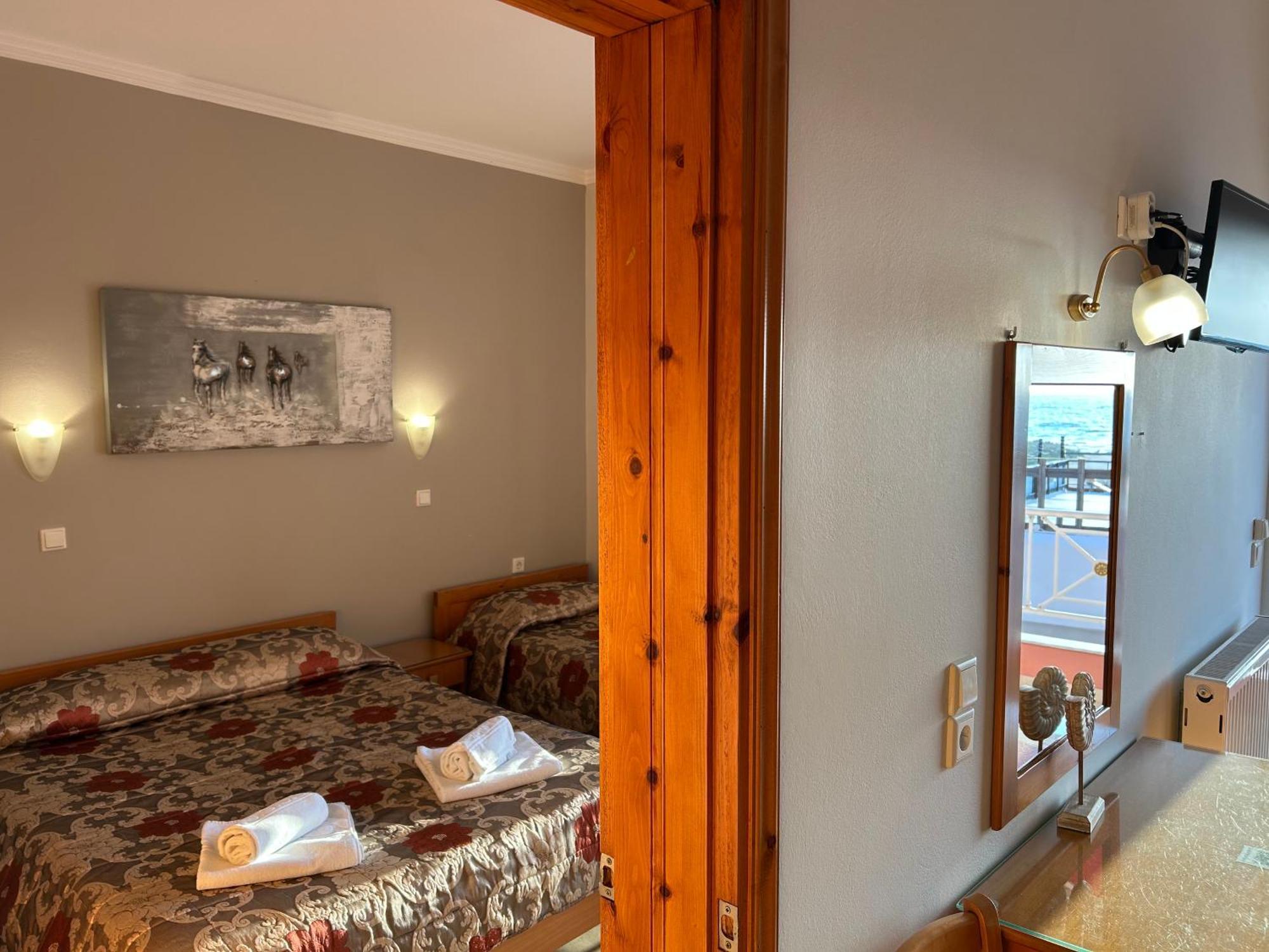 Brati II Beach Hotel アルコウディ エクステリア 写真