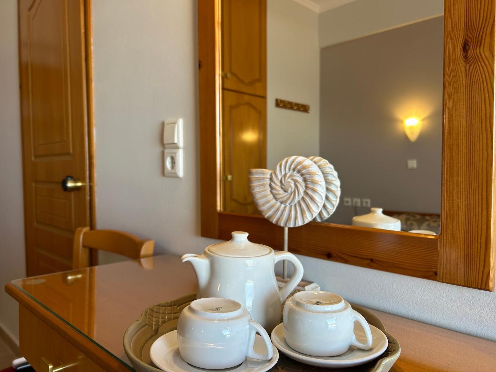 Brati II Beach Hotel アルコウディ エクステリア 写真